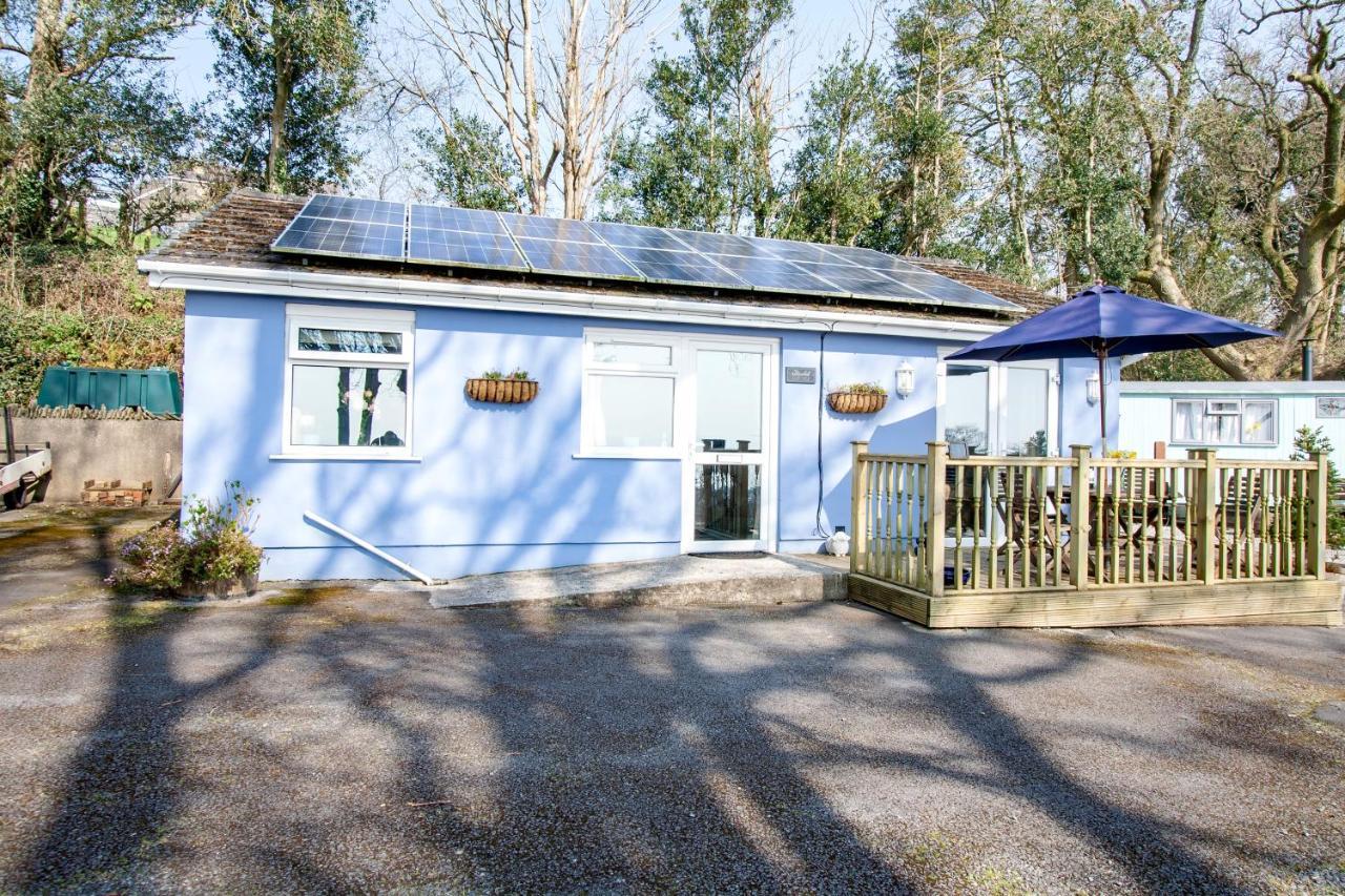Апартаменты Bronllys Farm Coastal Self-Catering Лланелли Экстерьер фото